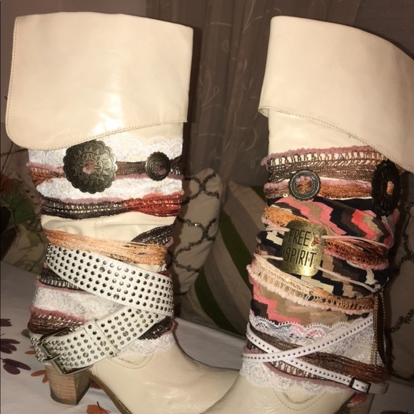 Vintage Boho Cream Boots - Picture 2 of 8